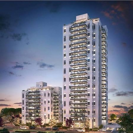 Grand House Lägenhet Qiryat Yam Exteriör bild